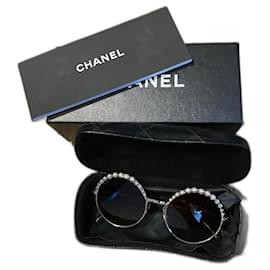 Chanel-óculos de sol redondos, metal e pérolas de imitação-Castanho claro