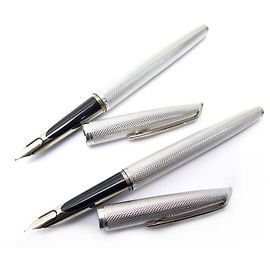 Autre Marque Conjunto de 2 PLUMA ESTILOGRAFICA WATERMAN C/F EN PLATA 925 SET DE PLUMA GUILLOCHE Plata