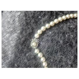 Vintage-White gold necklace, cultured pearls and diamonds-Silvery