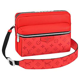 Louis Vuitton-Messenger da esterno rosso LV Taigarama-Rosso