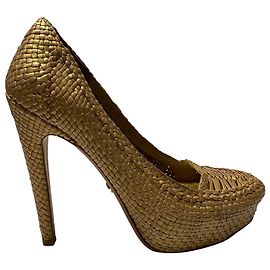 Prada Woven Madras Platform Pumps en Cuir Doré Doré