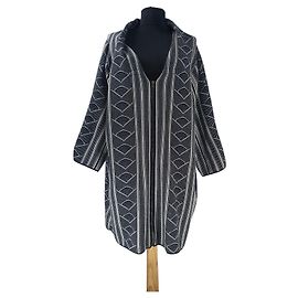 Dagmar Strickjacke Mantel Merinowolle Schwarz Weiß Schwarz Weiß