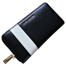 MARC JACOBS  Black With Gold Hardware Logo Women's  Leather Wallet Black Cream