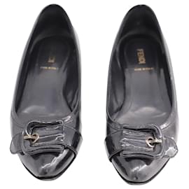 Fendi-Zapatos planos con hebilla Fendi Vintage en charol negro-Negro