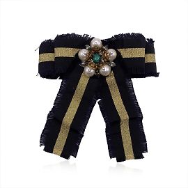 Gucci Brosche mit schwarzer Grosgrain-Schleife mit Perlen und Kristallen Schwarz