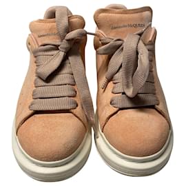 Alexander Mcqueen-Alexander McQueen Oversize Sneaker in Pink Suede-Pink