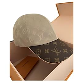 Louis Vuitton-Sombreros gorros-Beige