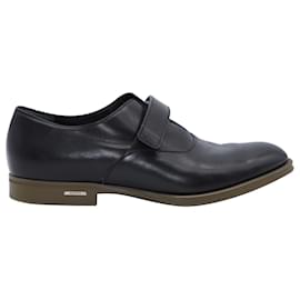 Gucci-Gucci Strap-On Loafer in Black Leather-Black