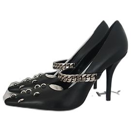 Givenchy Black Leather Pumps with Chain Details 41 Black