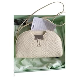 Bolsa Camera Off White em couro creme estampa python Creme