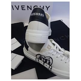 Givenchy-Basket-Blanc