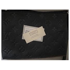 Louis Vuitton-Bolso de mano Pallas de Louis Vuitton-Negro