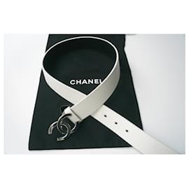 Chanel-CHANEL Cinturón piel caviar blanco forrado hebilla C muy buen estado-Blanco