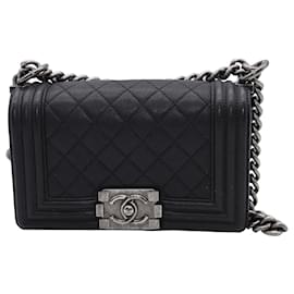 Chanel-Petit sac Chanel Boy en cuir de veau noir Cuir-Noir
