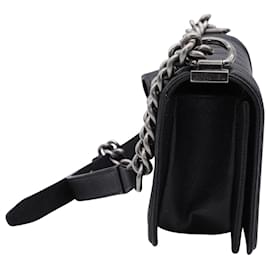 Chanel-Petit sac Chanel Boy en cuir de veau noir Cuir-Noir