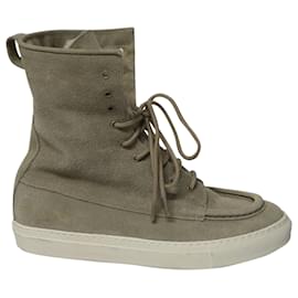 Autre Marque-Common Projects Tournament Shearling High-Top Sneakers in Grey Suede-Grey