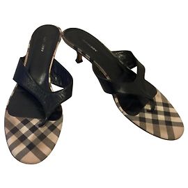 Burberry Black and nova check kitten heels sandals/mules Black Multiple colors