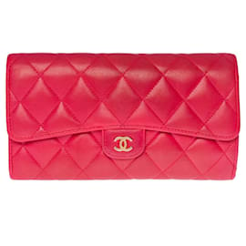 Chanel-Charming Chanel wallets in fushia pink quilted leather, garniture en métal doré-Pink