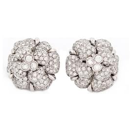 Chanel-NINE EARRINGS CHANEL CAMELIA WHITE GOLD 18K AND DIAMONDS NEW EARRINGS-Silvery