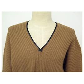 Hermès-HERMES V-NECK SWEATER SIZE 48 M IN CAMEL HAIR BROWN BROWN CAMEL HAIR SWEATER-Brown