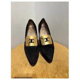 Chanel-Heels-Black,Gold hardware
