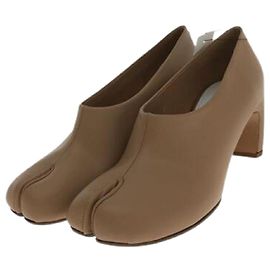 Maison Martin Margiela **[Used] Maison Margiela TABI / Pumps / 39 / Beige / Leather // Split toe / Tabi pumps Beige