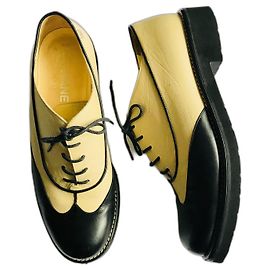 Chanel Derby, Brogues Noir Beige