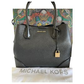 Michael Kors Mercer Gallery Medium Center Zip Tote Couro Pebbled Preto