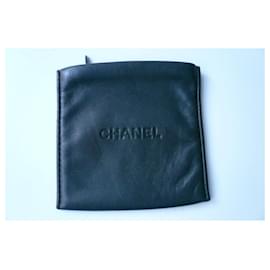 Chanel-CHANEL Small zipped pouch jewel black leather very good condition-Black