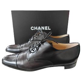 Chaussures à lacets classiques Chanel Noir Marron foncé