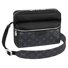 Louis Vuitton-LV Outdoor messenger novo-Preto