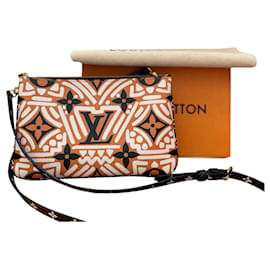 Louis Vuitton-LOUIS VUITTON, Pochette Double Zip Crafty édition limitée.-Noir