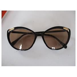 Lanvin-Butterfly sunglasses.-Black