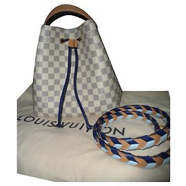Louis Vuitton Noah MM Outro