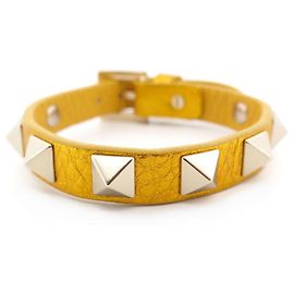 NOVA PULSEIRA VALENTINO ROCKSTUD 15 NO 18 CM EM COURO OURO NOVO Dourado