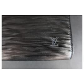 Louis Vuitton-LOUIS VUITTON - Pochette « Accessoire » en cuir épi noir-Noir