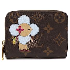 Louis Vuitton-Carteira Louis Vuitton Monogram Vivienne Limited Square Zip Around-Marrom