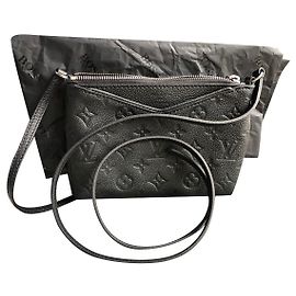 Bolsa Pallas Louis Vuitton BB Preto