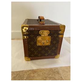 Louis Vuitton-Vanity case Louis Vuitton, Louis Vuitton bottle box COLLECTIBLE OBJECT-Brown
