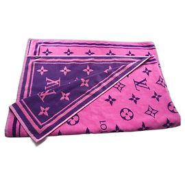 LOUIS VUITTON DRAP DE BAIN MONOGRAM VUITTAMINES Rose