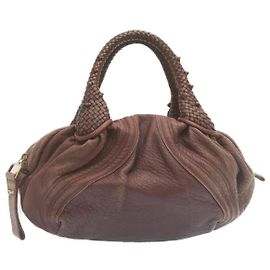 Espion Fendi Rouge