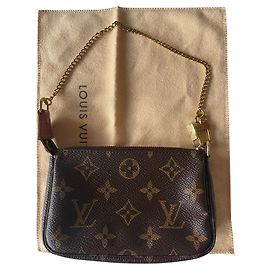 Louis Vuitton Mini pochette accessoire Chocolat