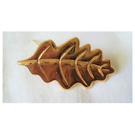 Inès de la Fressange-Brooch - Gold-plated oak leaf - Inès de la Fressange emblem-Golden,Gold hardware