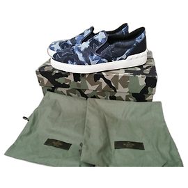 Valentino Garavani Rockstud Denim Camustars Slip On Star Sneakers Blue