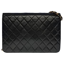 Chanel-Beautiful Chanel Classique Flap Bag medium handbag in black quilted lambskin, garniture en métal doré-Black