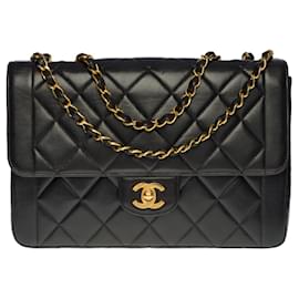 Chanel-Sublime Chanel Classic Flap Bag Medium handbag in black quilted lambskin, garniture en métal doré-Black