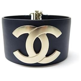 Chanel-NEW CHANEL BRACELET CUFF LOGO CC L BLUE LEATHER & GOLD METAL BOX CUFF-Navy blue