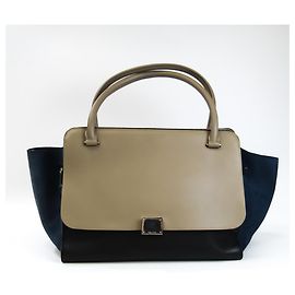 Céline Trapèze Outro