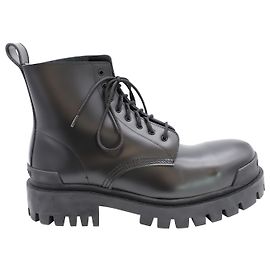 Balenciaga Strike 20mm Lace-up Boot in Black Matte calf leather Leather Black