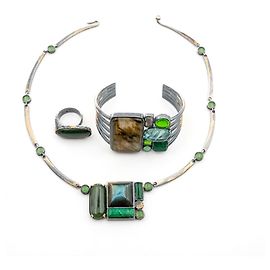 Collana Bottega Veneta, bracciale e anello in argento 925 e pietre semipreziose verdi Verde
